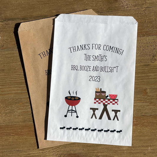 Summer barbecue favor bags, persfect for goodie, cookies, peanuts or even utensil bags. Our personalized favor bags will be a fun addition to your annual summer party.