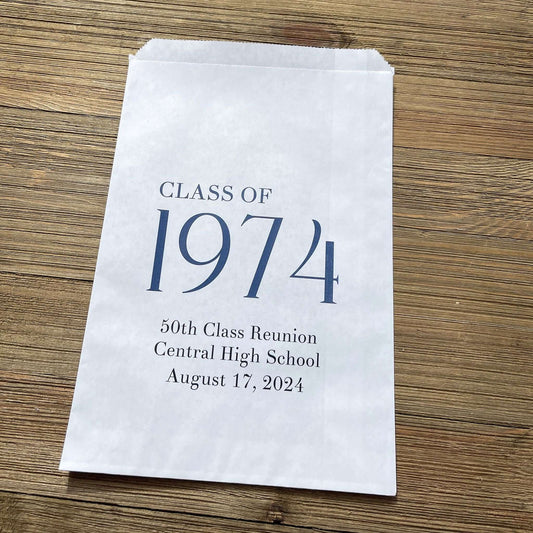 Class Reunion Favor Bags that can be made for any year. Personalized reunion bags with year, school and date. Favor bags can be filled with treats, cookies or used for napkin and utensils.