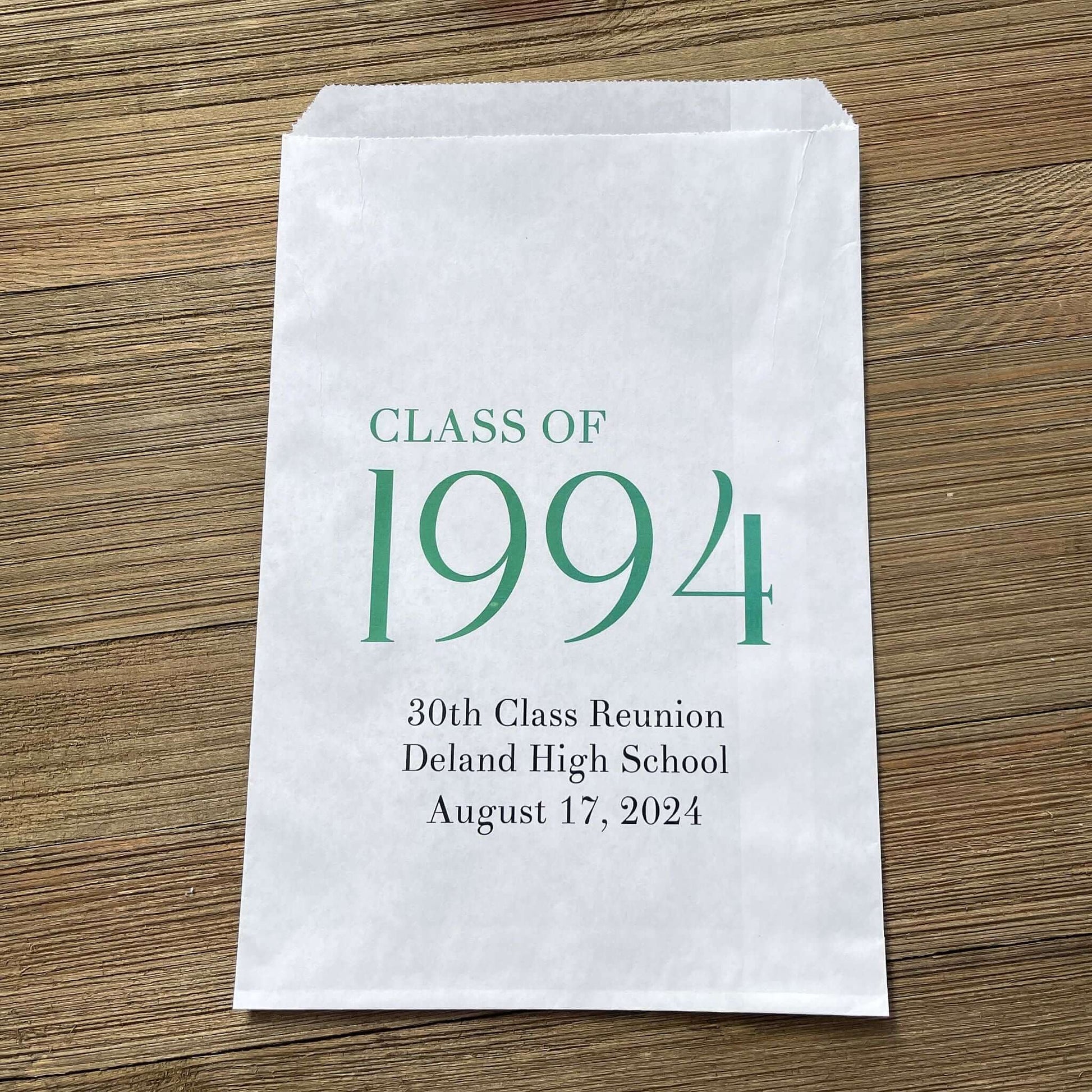 Class Reunion Favor Bags that can be made for any year. Personalized reunion bags with year, school and date. Favor bags can be filled with treats, cookies or used for napkin and utensils.