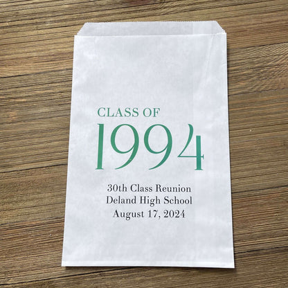 Class Reunion Favor Bags that can be made for any year. Personalized reunion bags with year, school and date. Favor bags can be filled with treats, cookies or used for napkin and utensils.