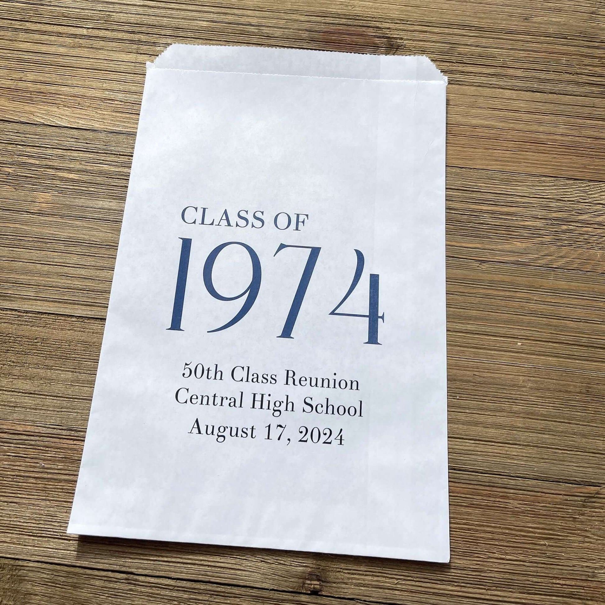 Class Reunion Favor Bags that can be made for any year. Personalized reunion bags with year, school and date. Favor bags can be filled with treats, cookies or used for napkin and utensils.