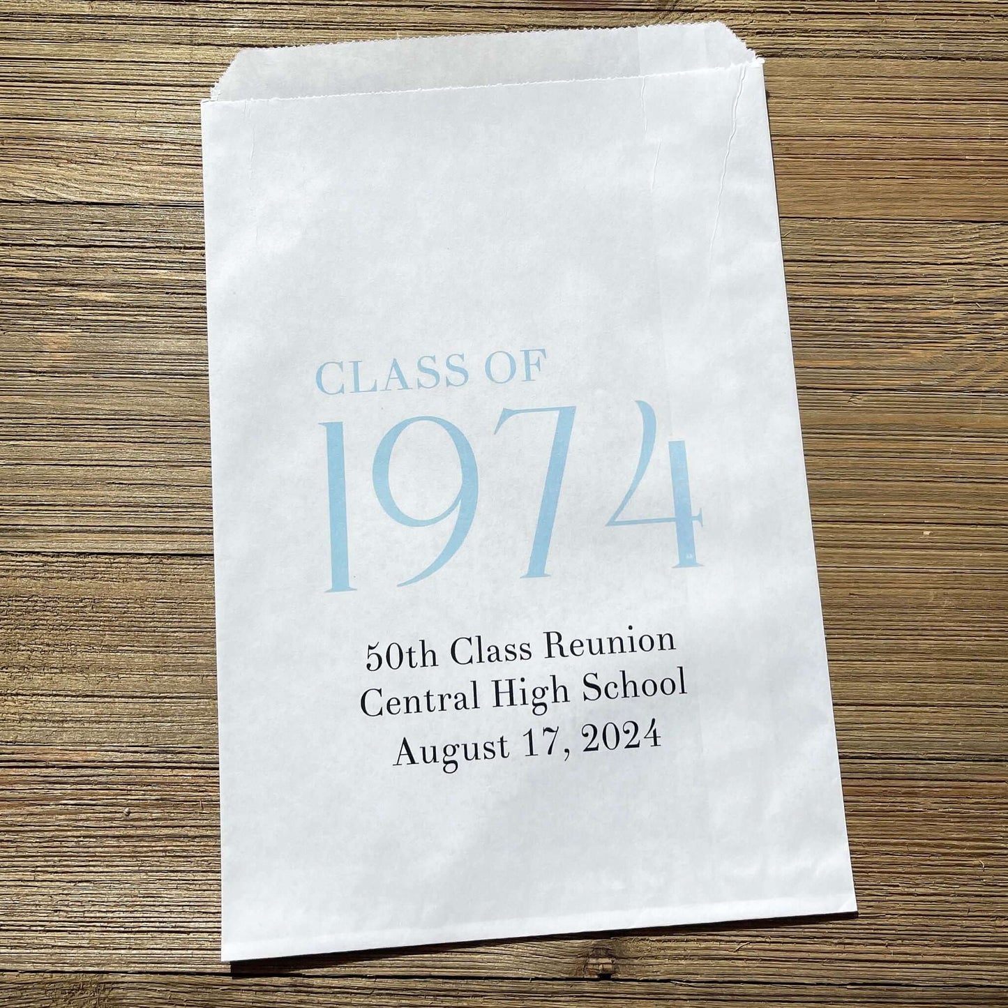 Class Reunion Favor Bags that can be made for any year. Personalized reunion bags with year, school and date. Favor bags can be filled with treats, cookies or used for napkin and utensils.
