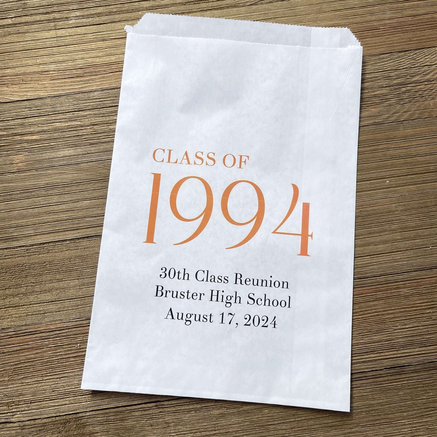 Class Reunion Favor Bags that can be made for any year. Personalized reunion bags with year, school and date. Favor bags can be filled with treats, cookies or used for napkin and utensils.
