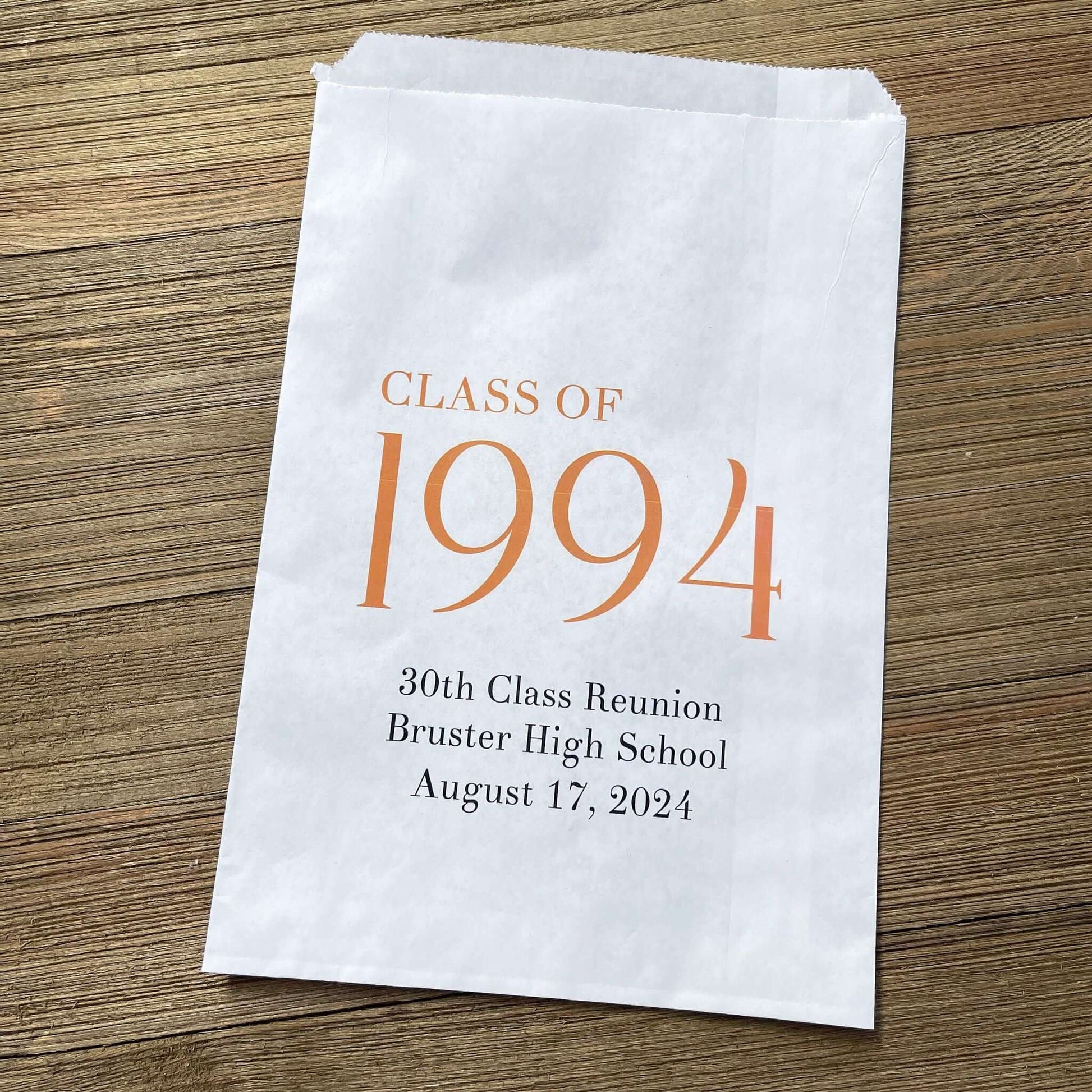 Class Reunion Favor Bags that can be made for any year. Personalized reunion bags with year, school and date. Favor bags can be filled with treats, cookies or used for napkin and utensils.