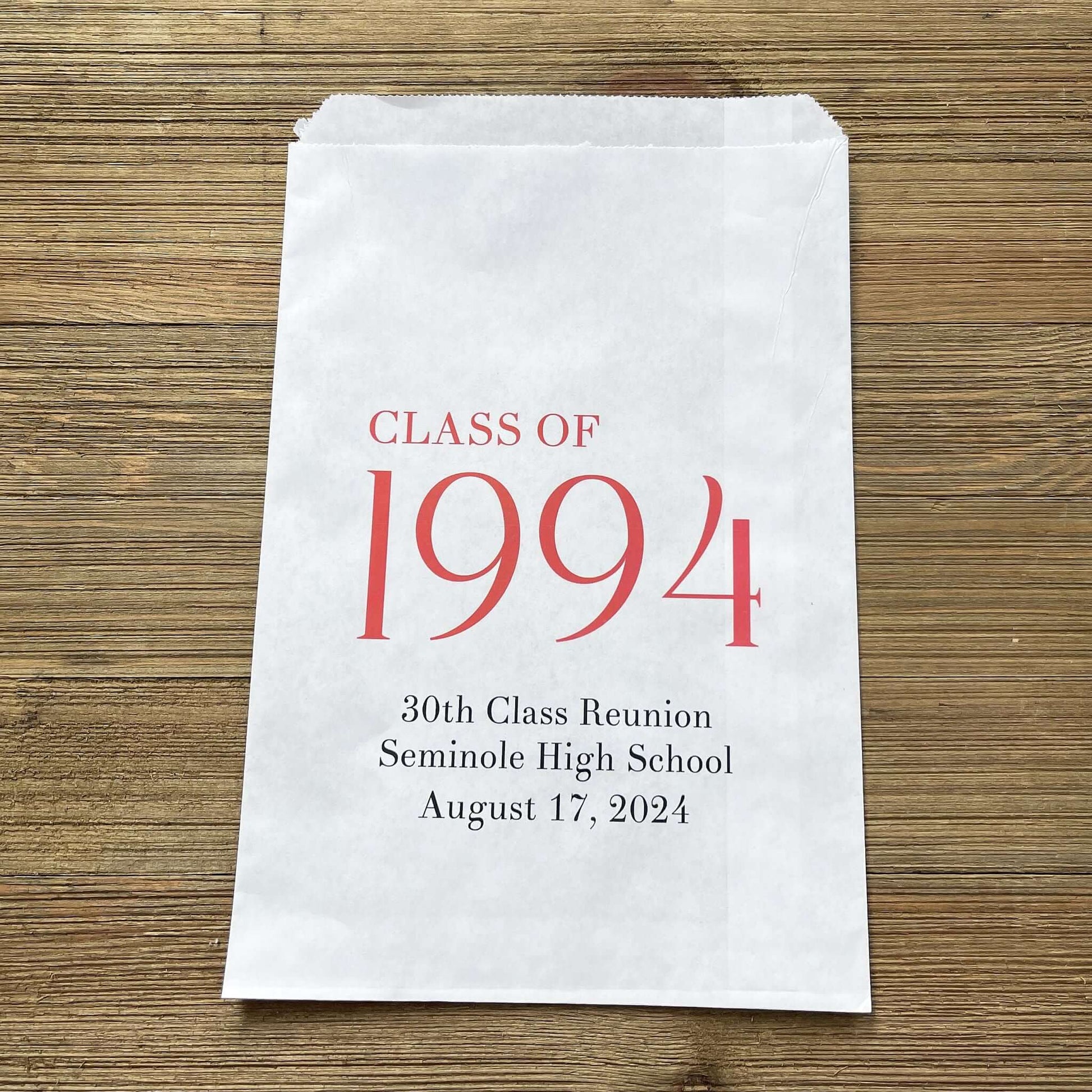 Class Reunion Favor Bags that can be made for any year. Personalized reunion bags with year, school and date. Favor bags can be filled with treats, cookies or used for napkin and utensils.