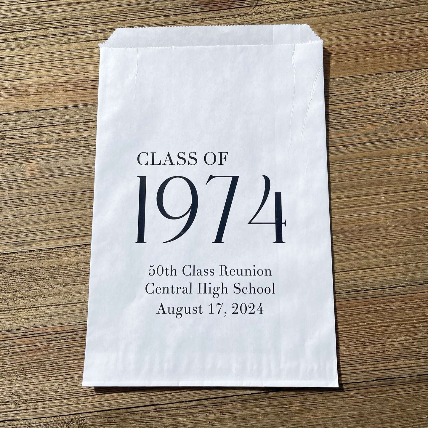 Class Reunion Favor Bags that can be made for any year. Personalized reunion bags with year, school and date. Favor bags can be filled with treats, cookies or used for napkin and utensils.